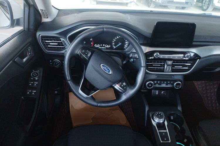 Used Ford Focus 2020 Hatchback EcoBoost 180 Automatic Trend Edition Steering Wheel