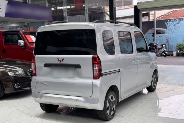 Used Wuling Zhiguang New Energy 2025 Comfort Model Exterior 11