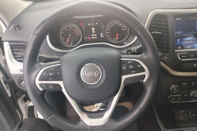 Used Jeep Cherokee 2016 2.4L Leading Edition Steering Wheel