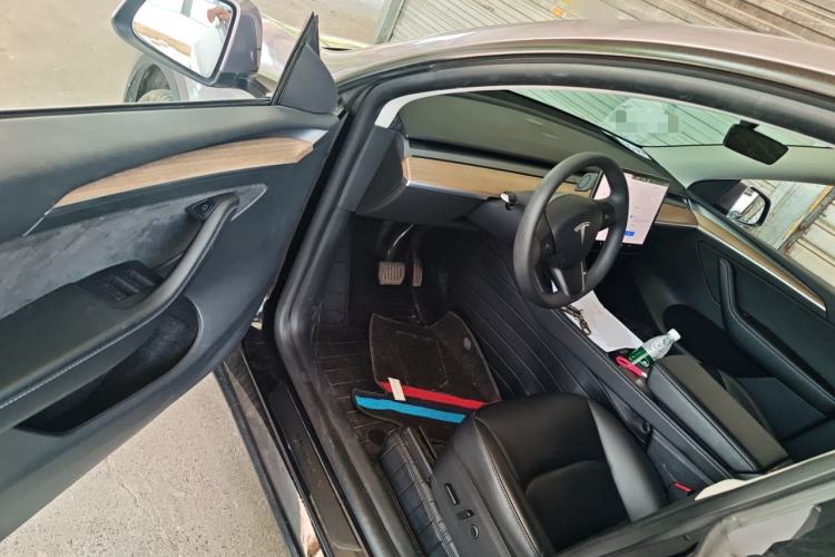 Used Tesla Model Y 2022 Rear-Wheel-Drive Version