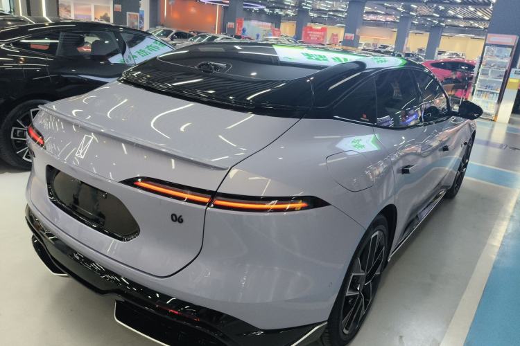 Used Avatr 06 2025 Pro Range-Extended Edition Rear Right 45 Deg