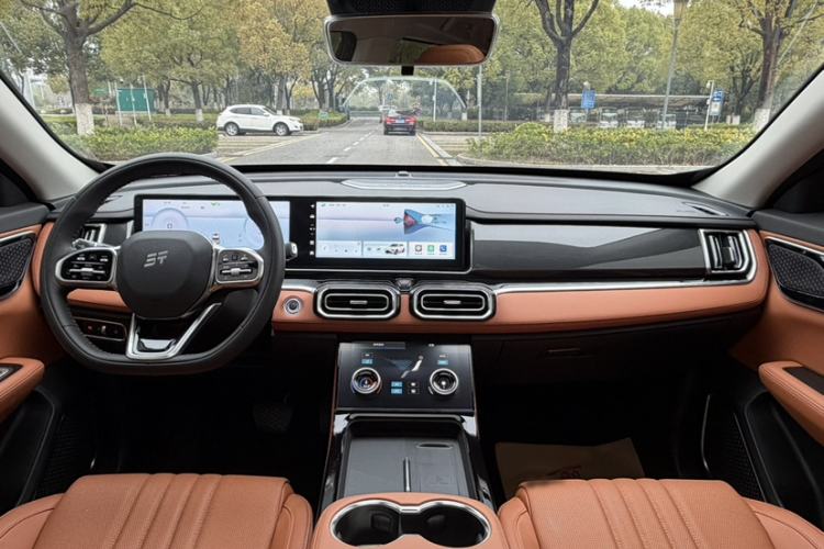 Used JETOUR Shanhai L7 2024 1.5T 120km MAX 5-Seater Interior 2