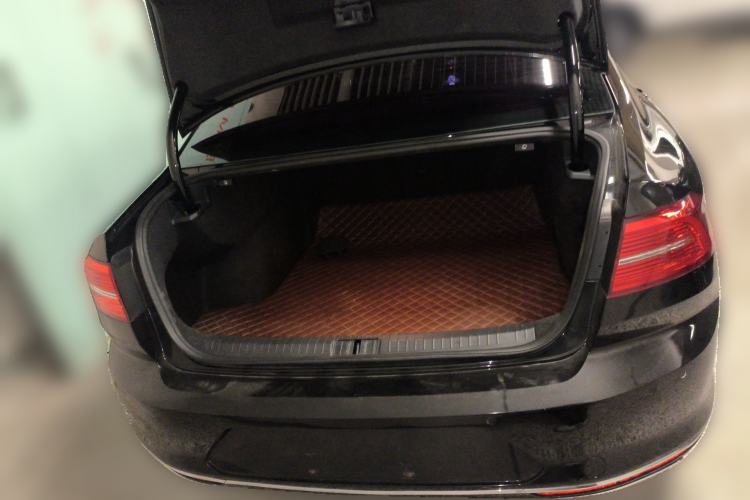 Used Volkswagen Magotan 2018 Facelift 330TSI DSG Luxury Model Trunk