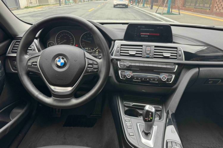 Used BMW 3 Series 2018 318i
