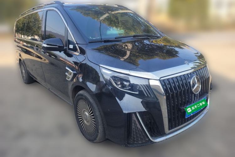 Used Mercedes-Benz Vito 2023 2.0T Business Version 7 Seats Front Right 45 Deg