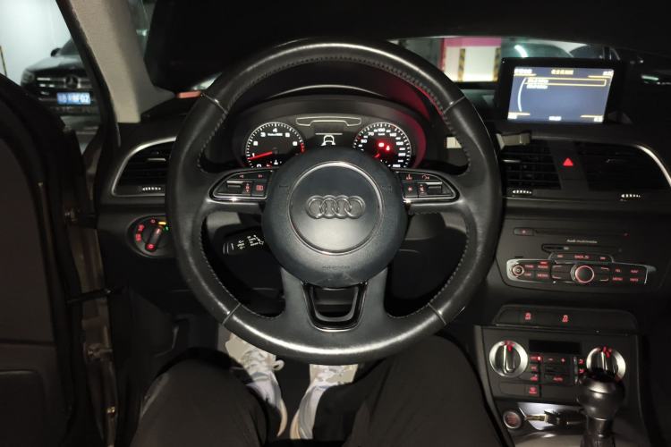 Used Audi Q3 2015 35 TFSI Ambition Edition Steering Wheel