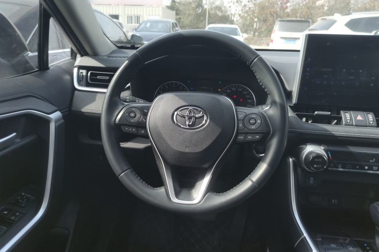 Used Toyota Wildlander 2022 2.0L CVT 4x4 Luxury PLUS Edition
