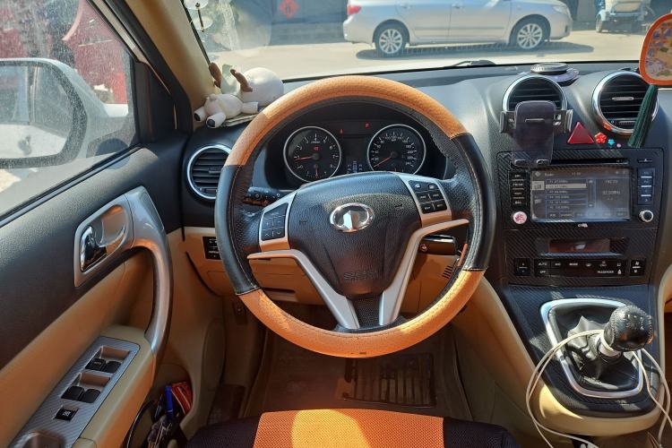 Used Haval H6 2013 Upgraded Model 1.5T Manual Two-Wheel Drive Elite Version
