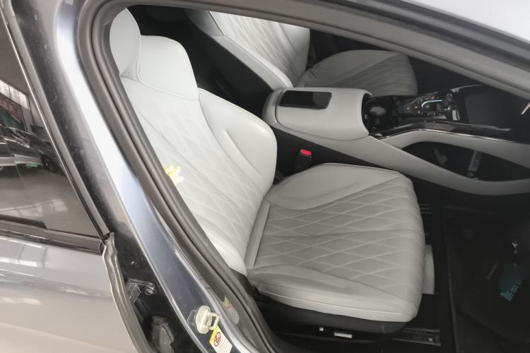 Used BYD Seal 2022 650 km All-Wheel-Drive Performance Version
