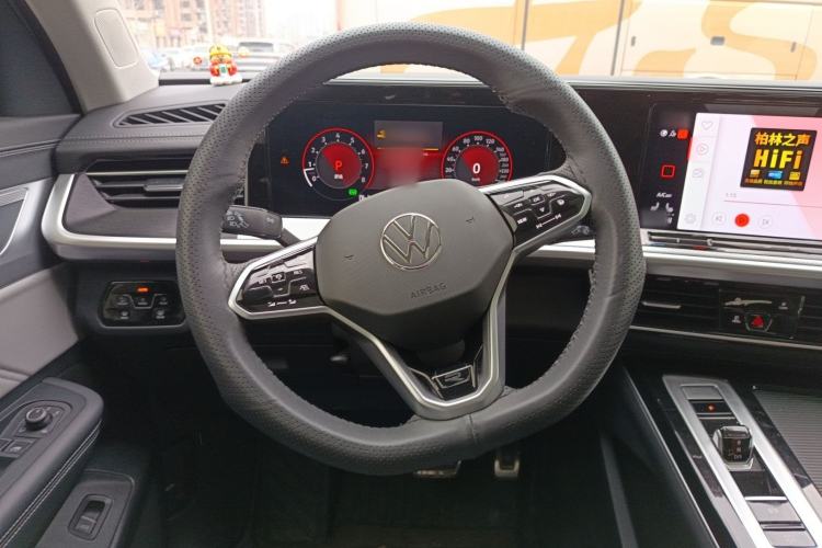 Used Volkswagen Tavendor 2024 380TSI All-Wheel Drive R-Line Cruise Edition