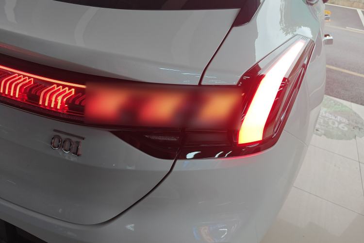 Used Zeekr 001 2026 95° All-Wheel-Drive Max Edition Exterior 3