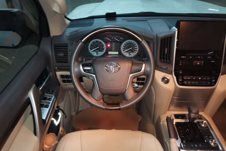 Used Toyota Land Cruiser 
