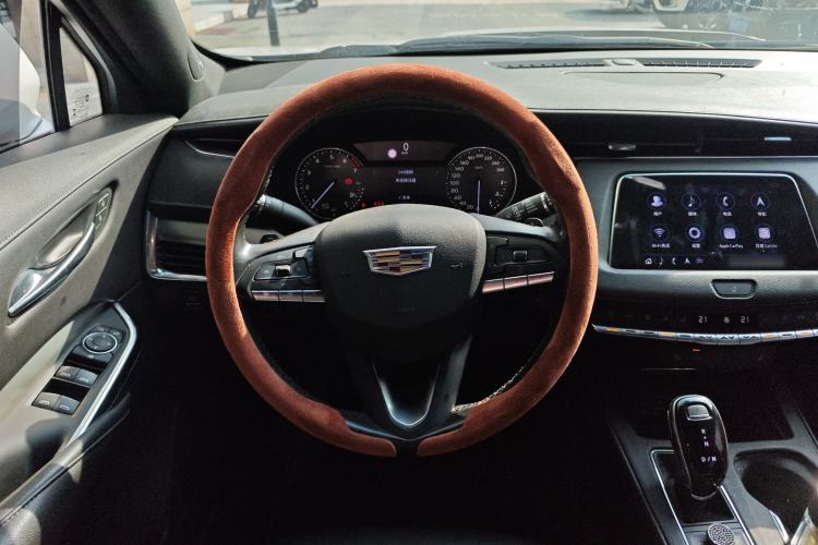 Used Cadillac XT4 2020 28T Two-Wheel-Drive Leading Version Steering Wheel