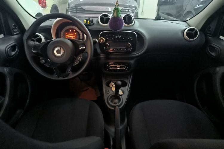 Used smart forfour 2016 1.0L 52 kW Dynamic Edition

