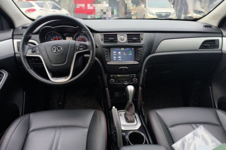 Used BAIC Senova X55 2016 1.5T CVT Elite Edition Center Console