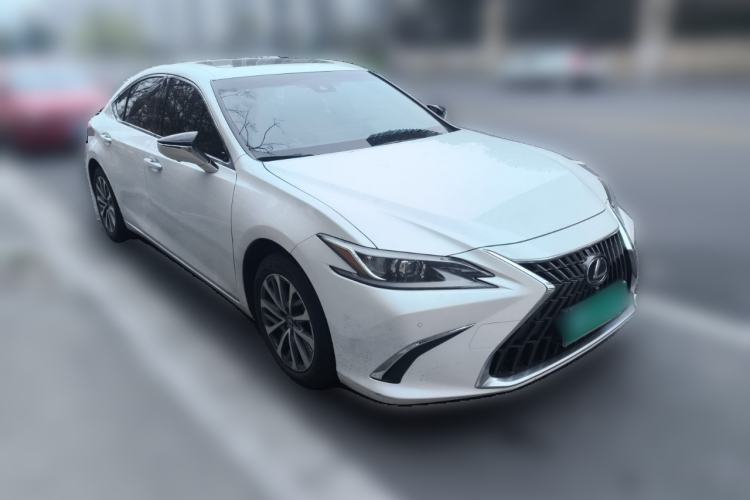 Used Lexus ES 2023 200 Excellence Edition
