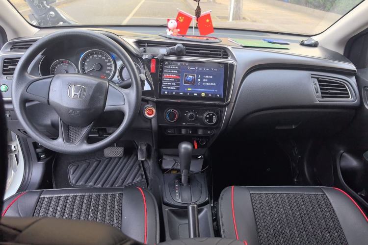 Used Honda City 2019 1.5L CVT Dynamic Edition Center Console