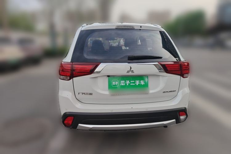 Used Mitsubishi Outlander 2016 2.4L 4x4 Elite Edition 5 Seats Rear