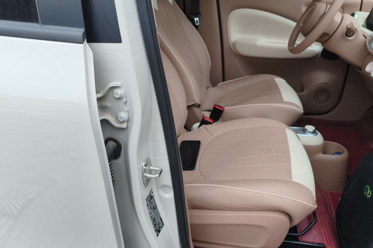 Used Wuling Hongguang MINIEV 2025 Four-Door Version Zhenxiang+ Edition Right Front Seat