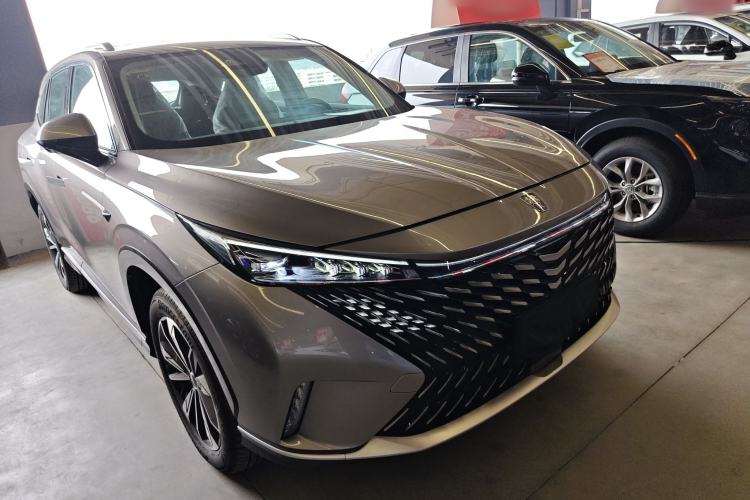 Used Roewe RX5 New Energy 2023 eRX5 Super Hybrid Premium Edition Front Right 45 Deg