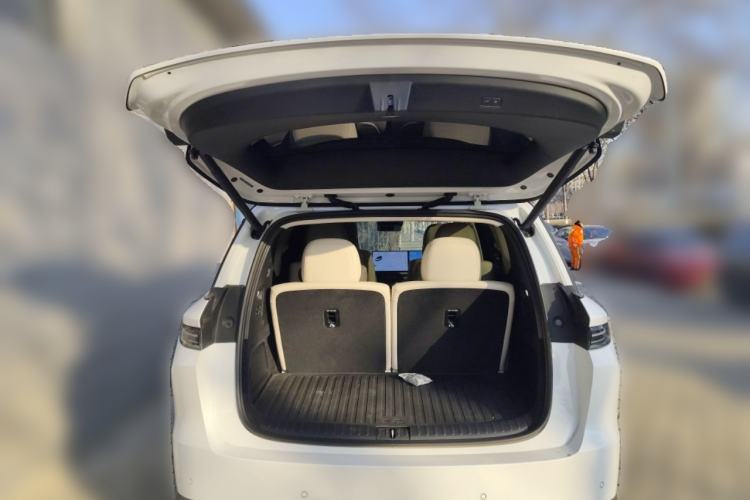 Used Li Auto i8 2025 Model Standard Version
