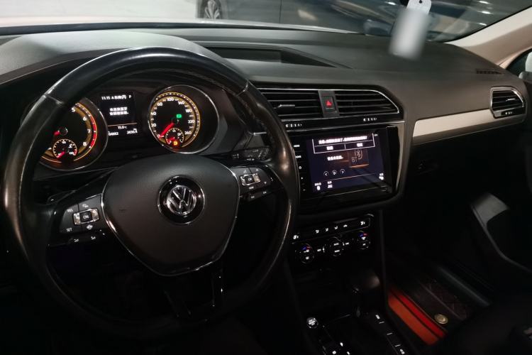 Used Volkswagen Tiguan L 2019 Updated Version 330TSI Automatic Two-Wheel Drive Panoramic Comfort Edition China VI Standard