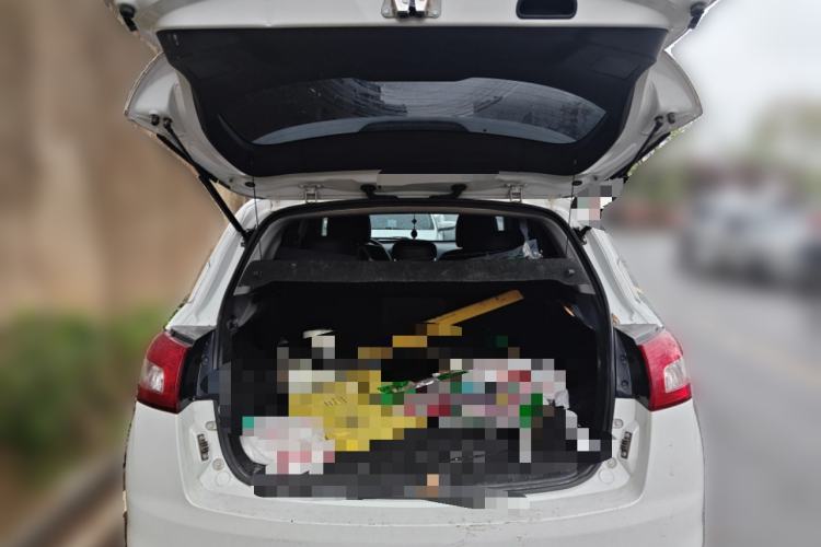 Used Peugeot 4008 2013 2.0L 4x4 Fashion Edition Trunk