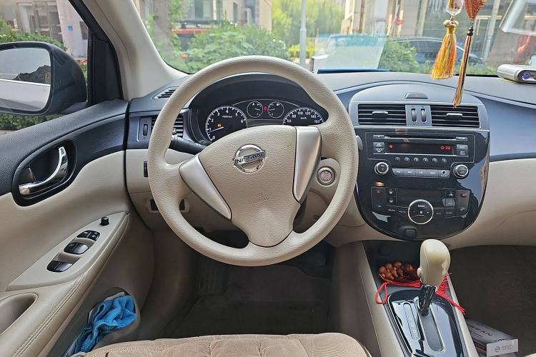 Used Nissan Tiida 2011 1.6L CVT Luxury Edition
