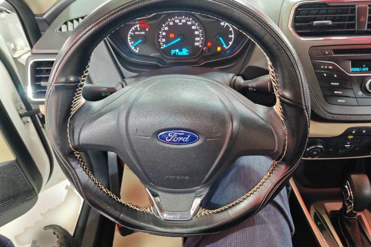 Used Ford Escort 2015 1.5L Automatic Comfort Edition Steering Wheel