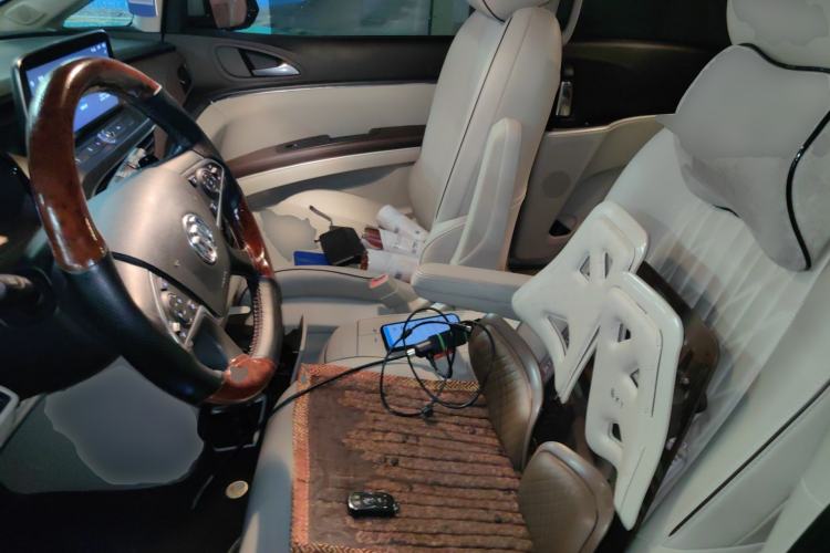 Used Buick GL8 2022 Land Business Class 652T Luxury Model
