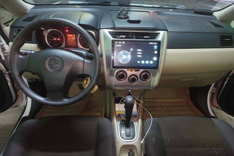 Used Venucia R50 2012 1.6L Automatic Comfort Edition
