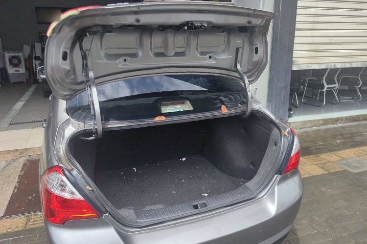 Used Venucia D50 2013 1.6L Automatic Fashion Edition