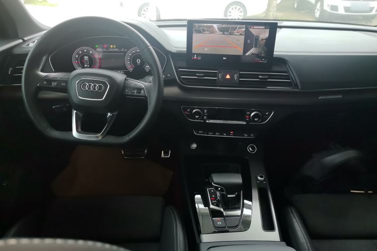 Used Audi Q5L Sportback 2024 40 TFSI Luxury Edition Center Console