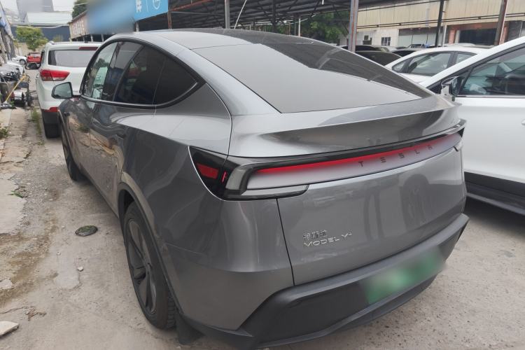 Used Tesla Model Y 2025 Long-Range All-Wheel-Drive Version Exterior 2