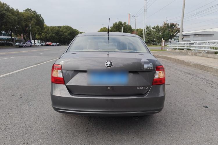 Used Skoda Rapid 2015 1.6L Automatic Smart Selection Model
