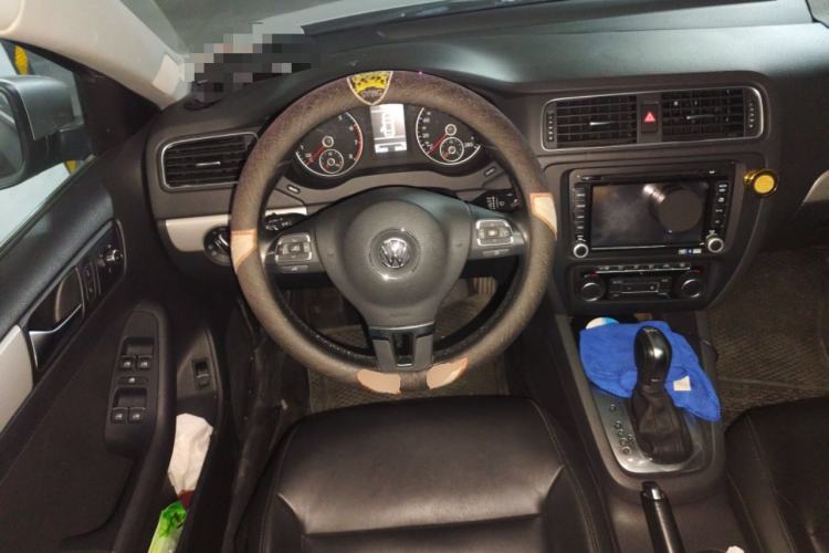 Used Volkswagen Sagitar 2014 Revised Version 1.4TSI Automatic Luxury Edition
