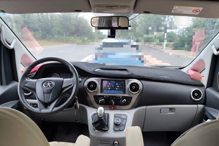 Used JAC Refine M3 2016 IKEA Edition 1.6L Luxury Smart Model Center Console