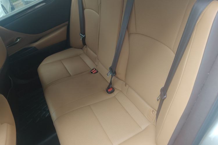 Used Lexus ES 2020 300h Premier Edition Left Rear Seat