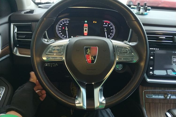 Used Roewe RX8 2018 30T Smart Connectivity Two-Wheel Drive Supreme Edition Steering Wheel