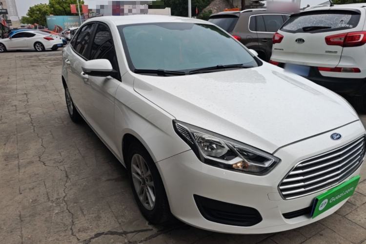 Used Ford Escort 2019 Revised 1.5L Automatic ZhiXiang Version (Tire Pressure Monitoring) China VI Standard Front Right 45 Deg