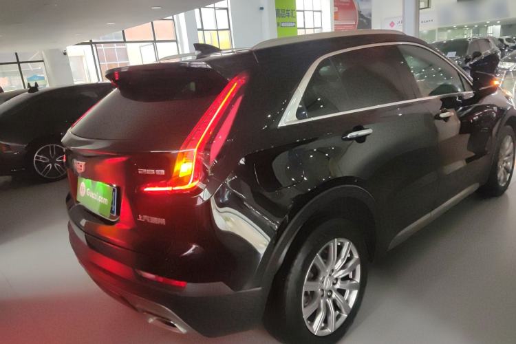 Used Cadillac XT4 2022 28T Two-Wheel Drive Prestige Version Rear Right 45 Deg