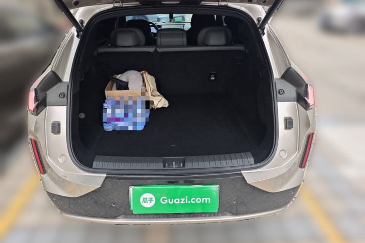 Used Lynk & Co 08 EM-P 2023 120km Long-Range Halo
