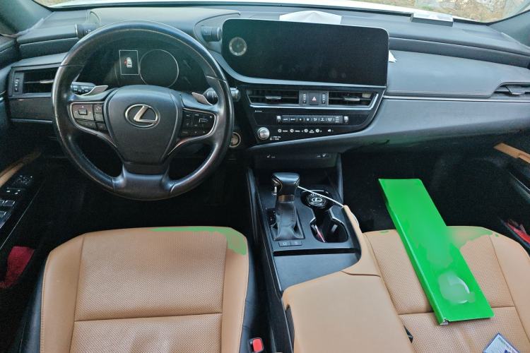 Used Lexus ES 2022 200 Excellence Edition
