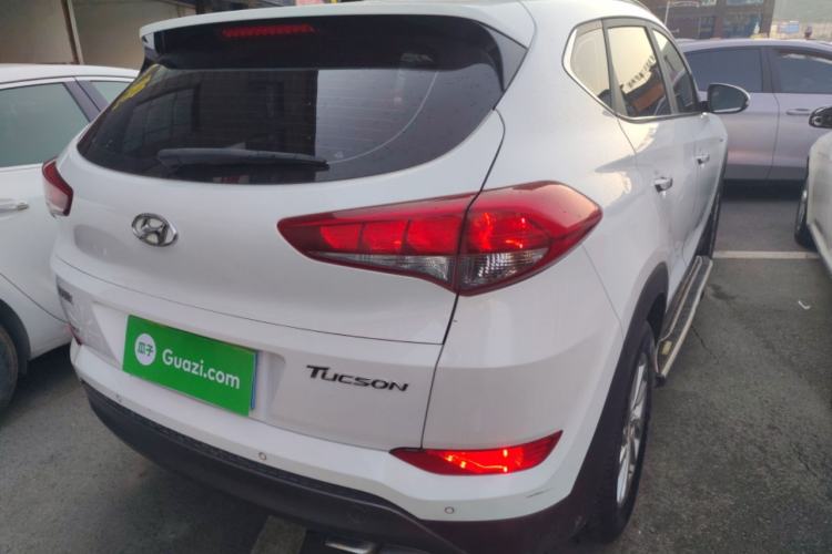 Used Hyundai Tucson 2015 1.6T Dual-Clutch Two-Wheel-Drive Smart Model Rear Right 45 Deg