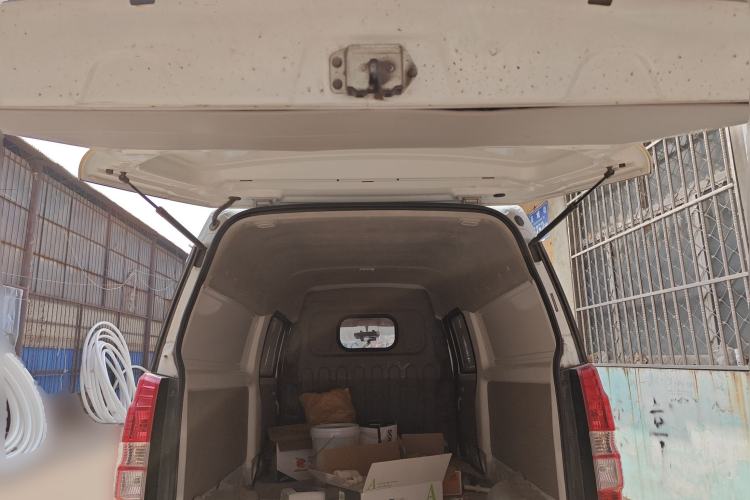 Used Jinbei New Hiace X30L 2018 1.5L Box Truck Wealth Edition DLCG14 Trunk