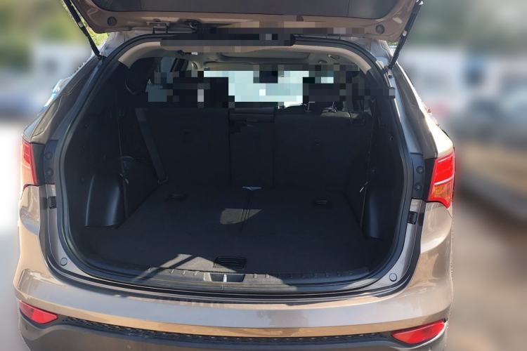 Used Hyundai Santa Fe Classic 2013 3.0L 4x4 Comfort Edition with Navigation 7 Seats Euro IV
