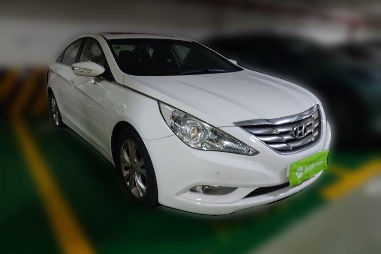Used Hyundai Sonata 2011 2.0L Automatic Leading Edition Front Right 45 Deg