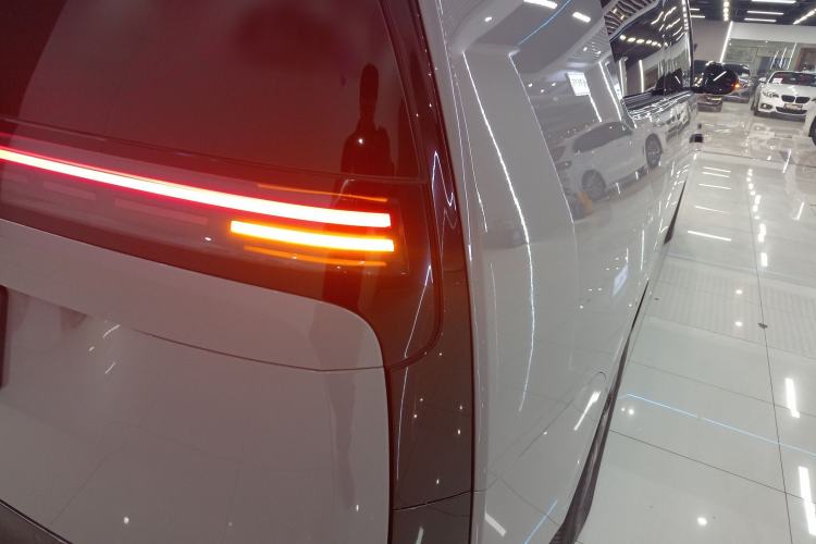 Used Li Auto MEGA 2025 Home Family Special Edition
