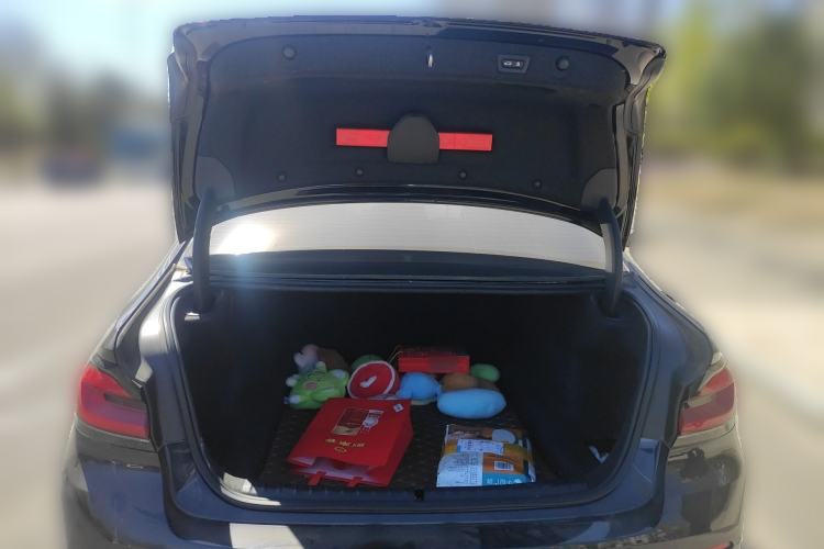 Used BMW 5 Series 2022 530Li Leading Luxury Package Trunk