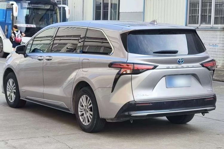 Used Toyota SIENNA 2021 2.5L Hybrid Premium Edition